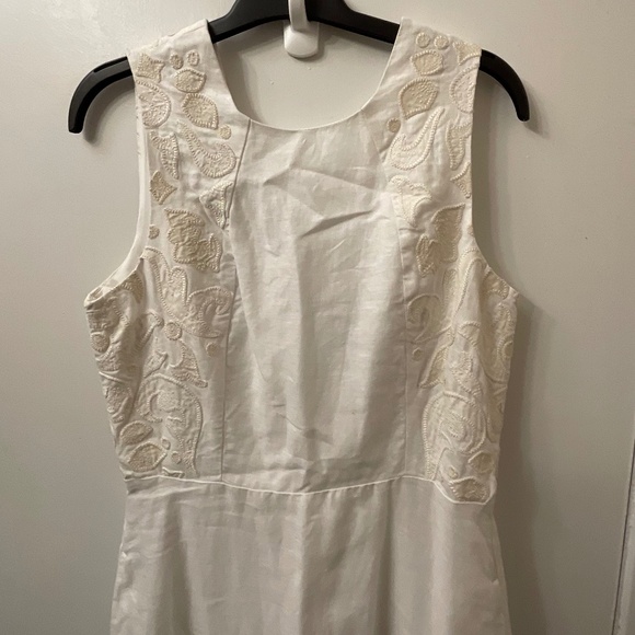 Women’s Banana Republic Heritage Collection embroidered fully lined dress - Picture 3 of 7